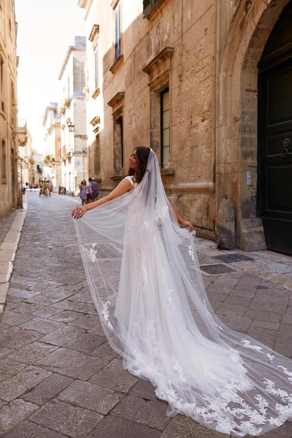 MADISON-VEIL-V311-PAIRED-WITH-MADISON-ML10347-WEDDING-DRESS-MADI-LACE-BRIDAL1