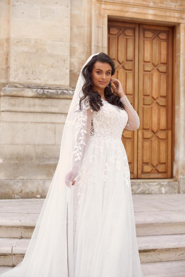 MARSEILLE-VEIL-V436-PAIRED-WITH-MARSEILLE-ML13436-WEDDING-DRESS-MADI-LANE-BRIDAL1