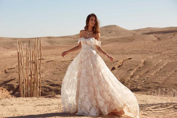 AMELIE-ML17545-LACE-AND-TULLE-GOWN-WITH-FITTED-BODICE-AND-FLOATY-TULLE-SKIRT-WITH-DETACHABLE-OFF-SHOULDER-STRAPS-WEDDING-DRESS-MADI-LANE-BRIDAL13