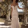 BOWIE ML19189 FULL LENGTH FIT AND FLARE SILHOUETTE SWEETHEART NECKLINE DEEP PLUNGE AND FINISHES WITH BUTTON LOOPS ZIP CLOSURE WEDDING DRESS MADI LANE BRIDAL1