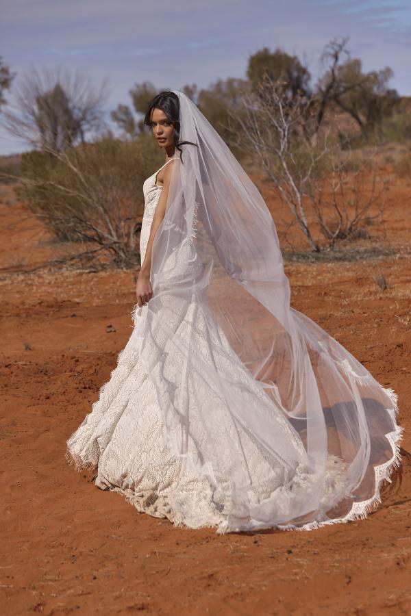 RUE VEIL V81 SINGLE LAYER WITH THREADED FRINGE PAIRED WITH GOWN EY181 VEIL EVIE YOUNG BRIDAL1