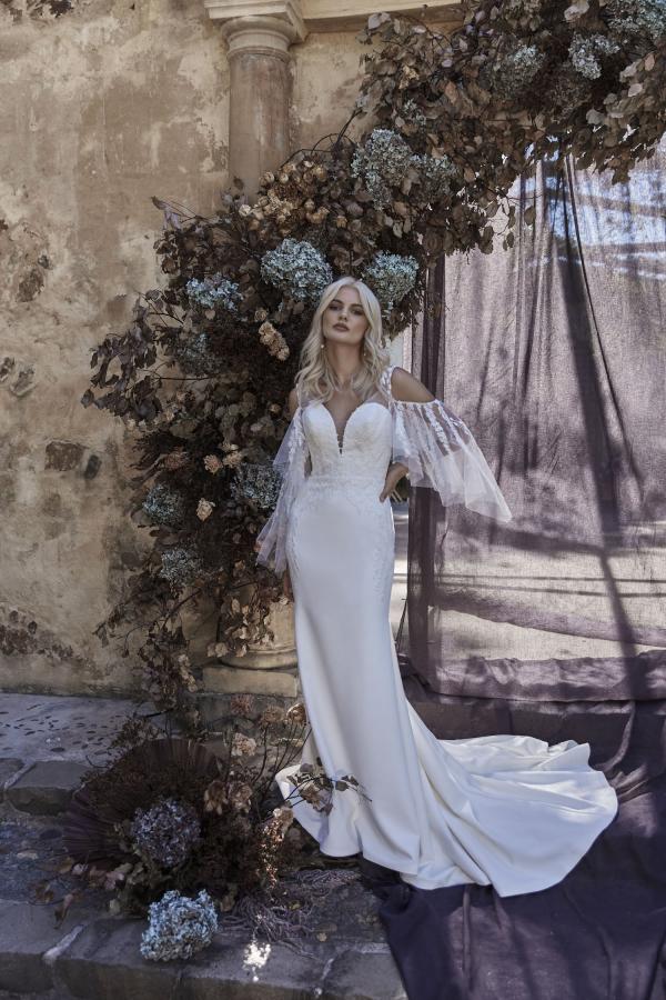 RYDER_EY285_CREPEFITANDFLAREWEDDINGDRESSWITHLACEAPPLIQUEANDDETACHABLESLEEVES_EVIEYOUNGBRIDAL-100A4173_1512x