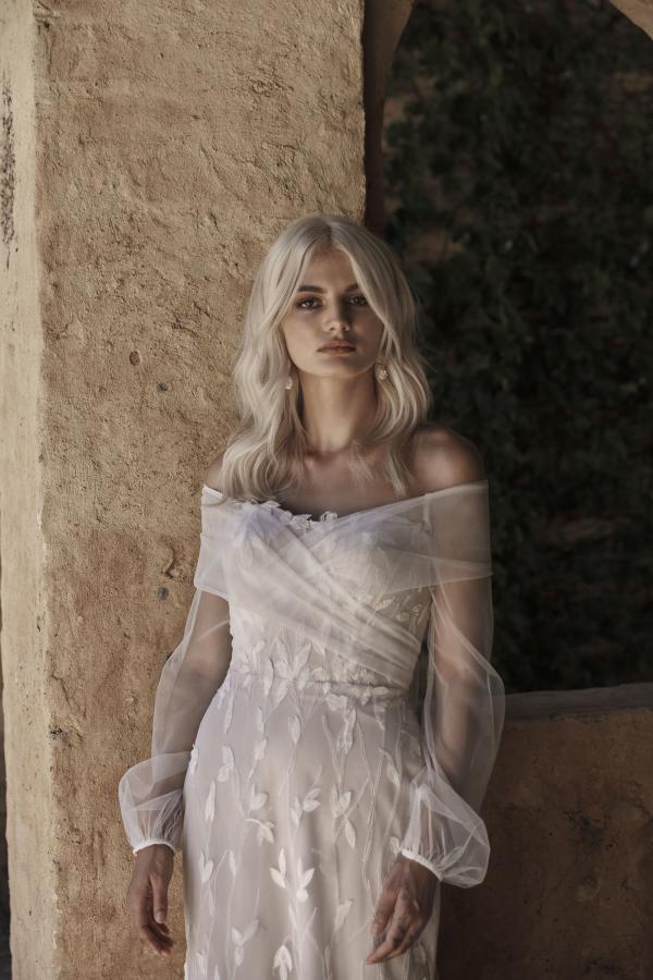 SONNET_EY299_FULLLENGTHSWEETHEARTSTRAPLESSLACEFITANDFLAREWEDDINGDRESS_EVIEYOUNGBRIDAL-100A4034_2400x