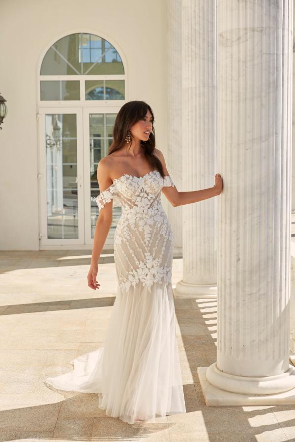 DEMI ML22264 FULL LENGTH FIT AND FLARE GOWN WITH SWEETHEART NECKLINE DETACHABLE STRAPS ILLUSION BODICE BUTTON AND ZIPPER CLOSURE WEDDING DRESS MADI LANE BRIDAL 1 (2)