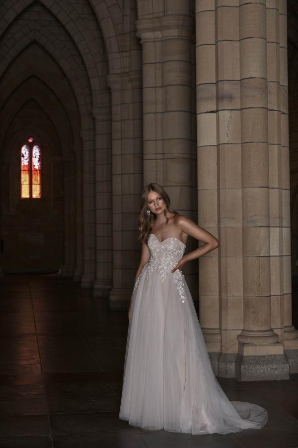 TILDA_EY324_SWEETHEART NECKLINE_WITH ILLUSION BODICE_STRAPLESS_A LINE WEDDING DRESS_EVIE YOUNG BRIDAL10