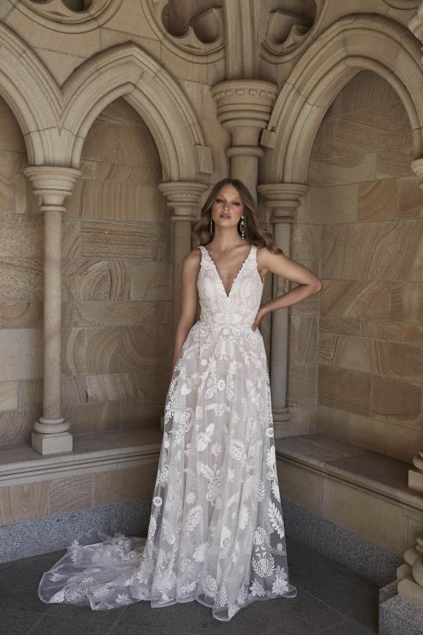 TORAH_EY325 EMBROIDERED SHEET LACE V NECK A LINE WEDDING DRESS WITH V BACK EVIE YOUNG BRIDAL1