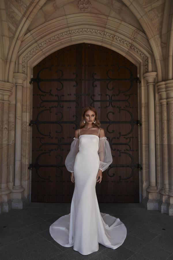 ZOIE_EY310 FULL CREPE FIT SPAGHETTI STRAP FIT AND FLARE WEDDING DRESS WITH DETACHABLE SLEEVES EVIE YOUNG BRIDAL2