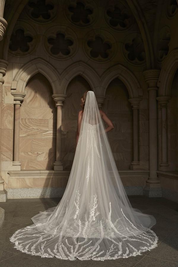 ZYLA_EY328 SWEETHEART NECKLINE EMBROIDERED BODICE WITH FULL TULLE A LINE WEDDING DRESS WITH DETACHABLE STRAPS EVIE YOUNG BRIDAL 10