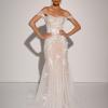 LAINEY_EY358_2