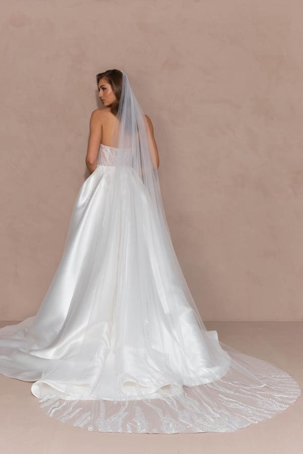 LENA VEIL_V490_1